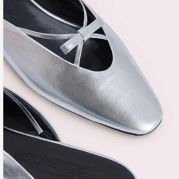 FINN SILVER METALLIC
LEATHER - Picture 3 of 6